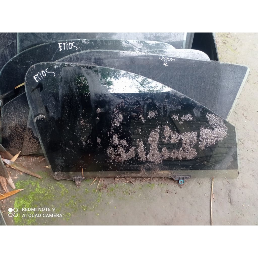 kaca pintu depan kanan etios valco