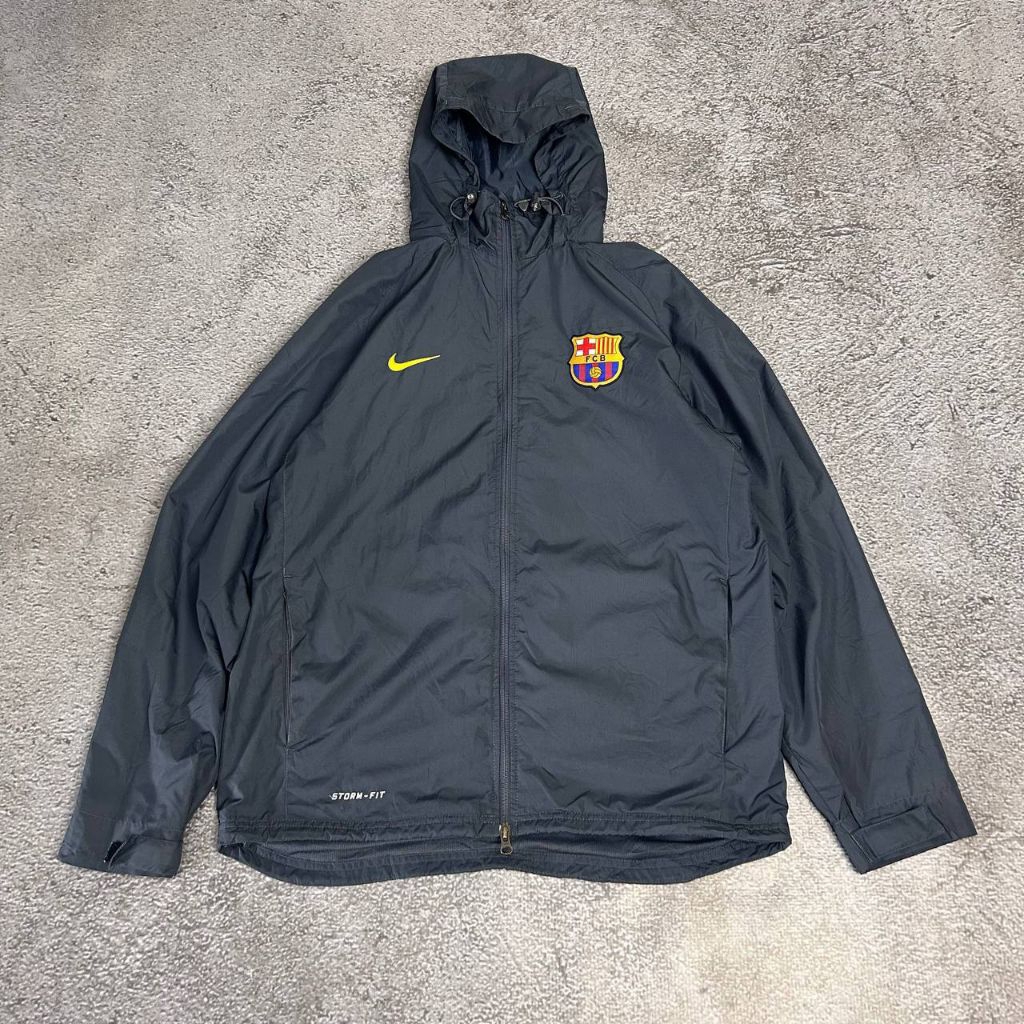 Jaket outdoor nike barcelona