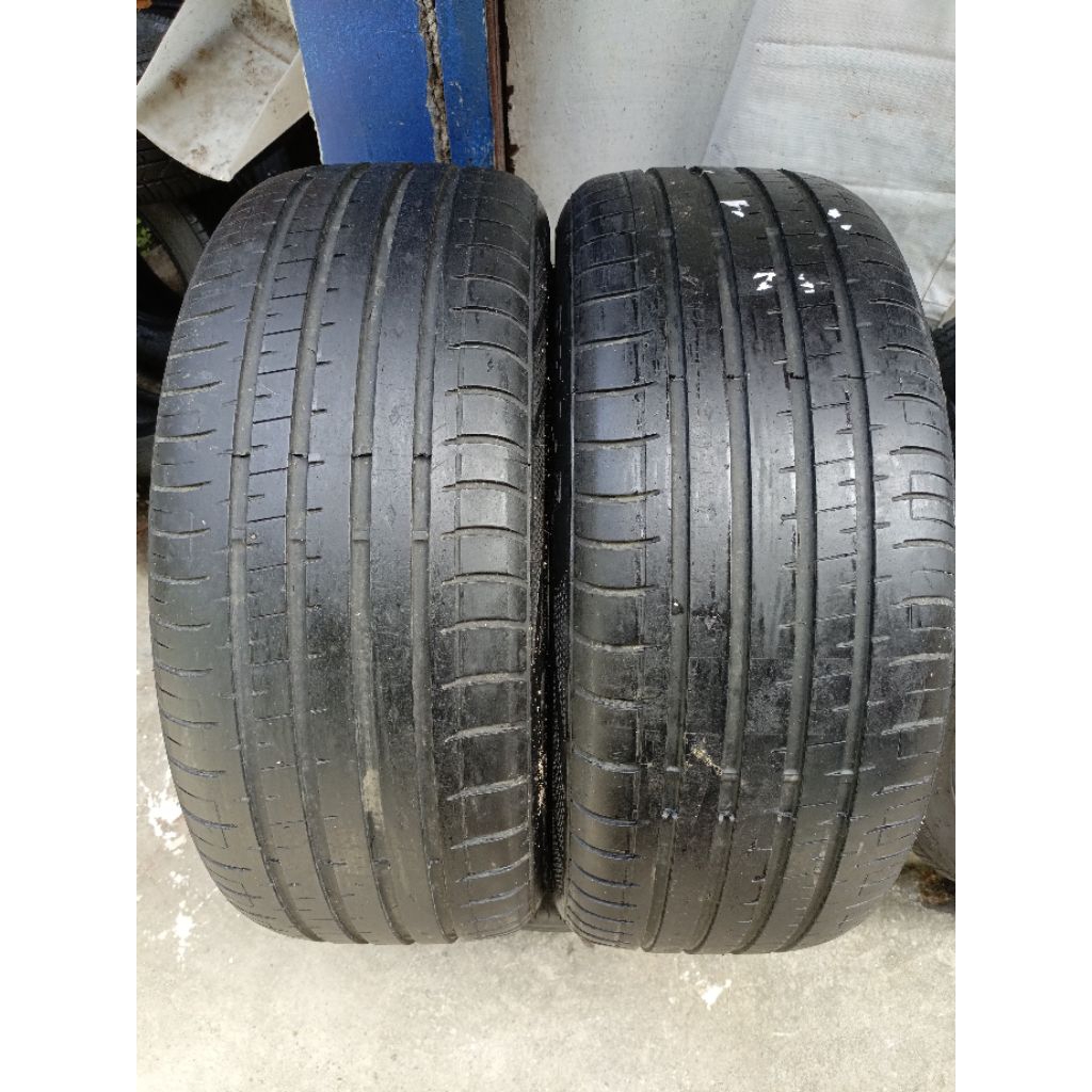 BAN 225/50 R18 ACCELERA PHI-R