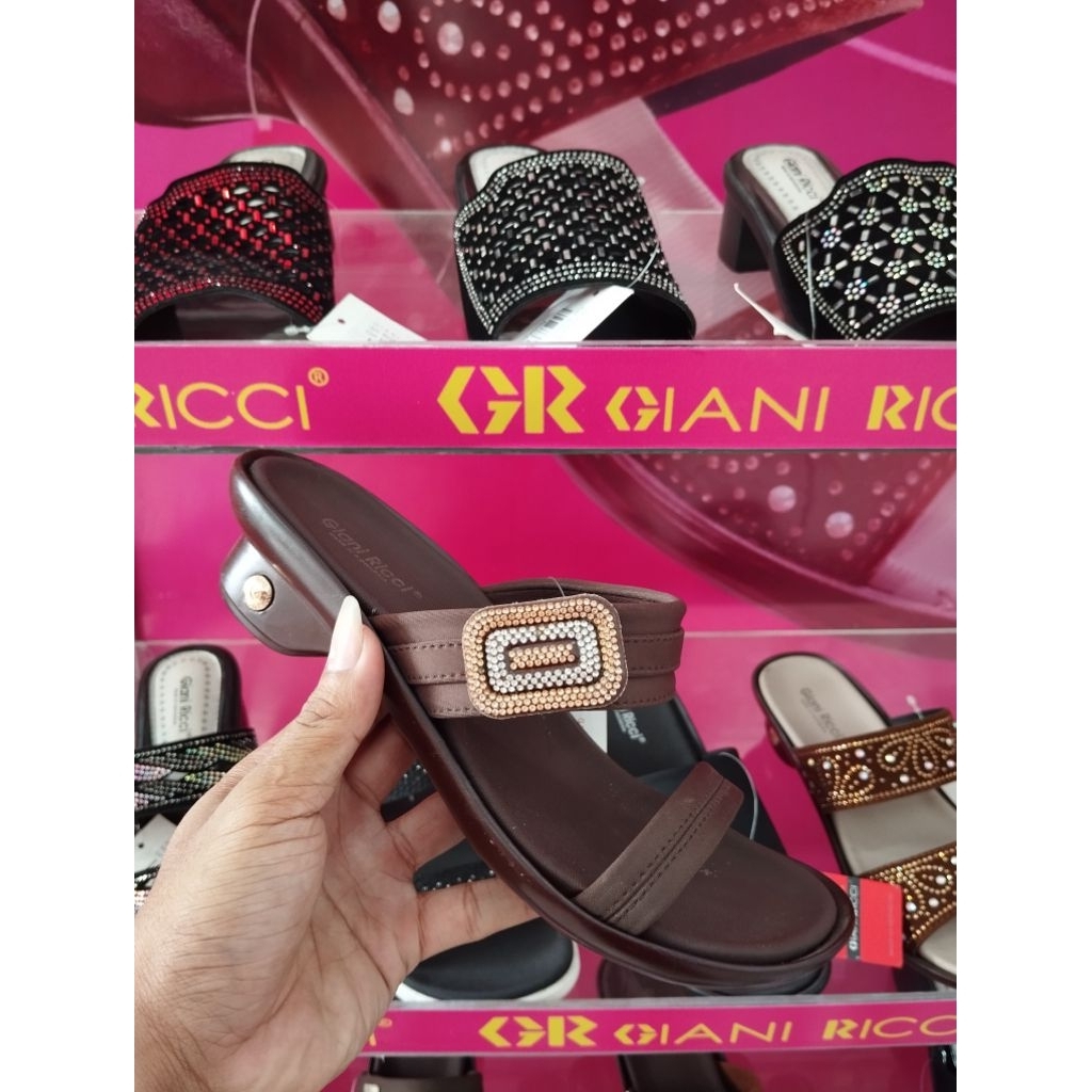 sandal wanita Giani Ricci