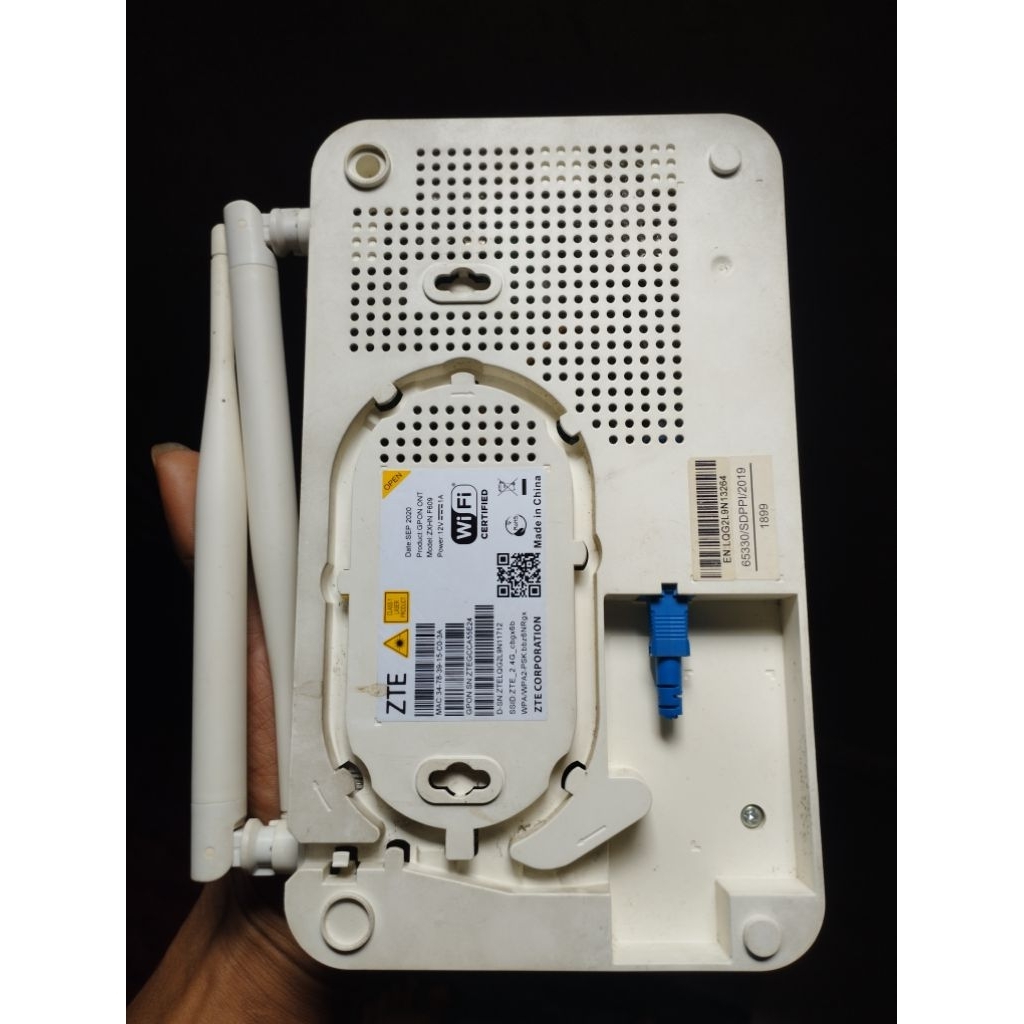 router modem ZTE gpon ont F609 normal