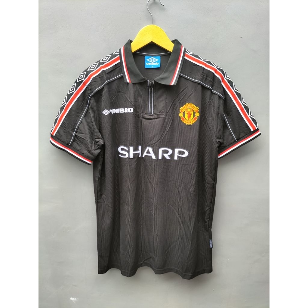JERSEY MANCHESTER UNITED RETRO TREBLE WINNER 1999/2000 BLACK EDITION GRADE ORI