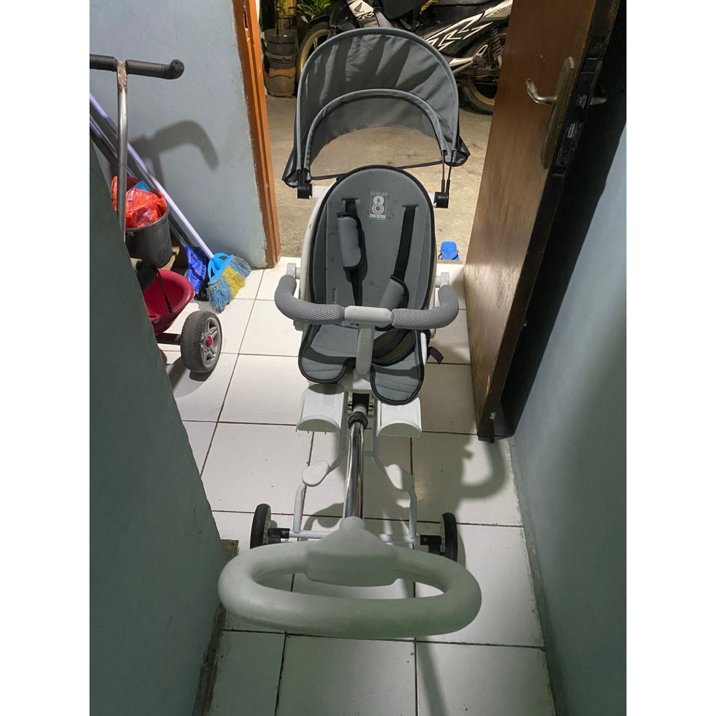 PRELOVED Family Stroller Bayi Eight / Kereta Dorong Bayi / Stroller Baby Lipat (Bisa duduk dan Berba