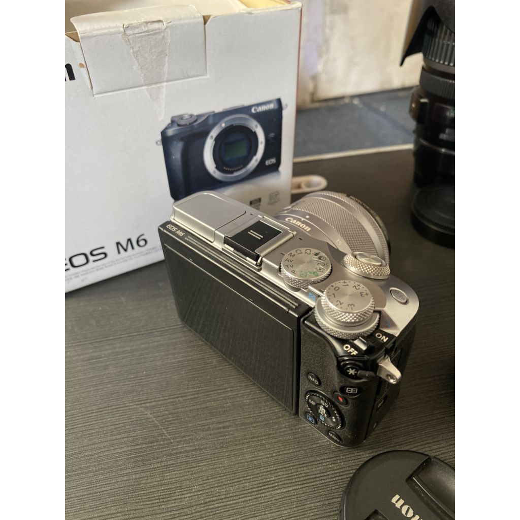 Kamera mirrorless Canon EOS M6 (Fullset Lengkap) + bonus adapter lensa EF - EFM