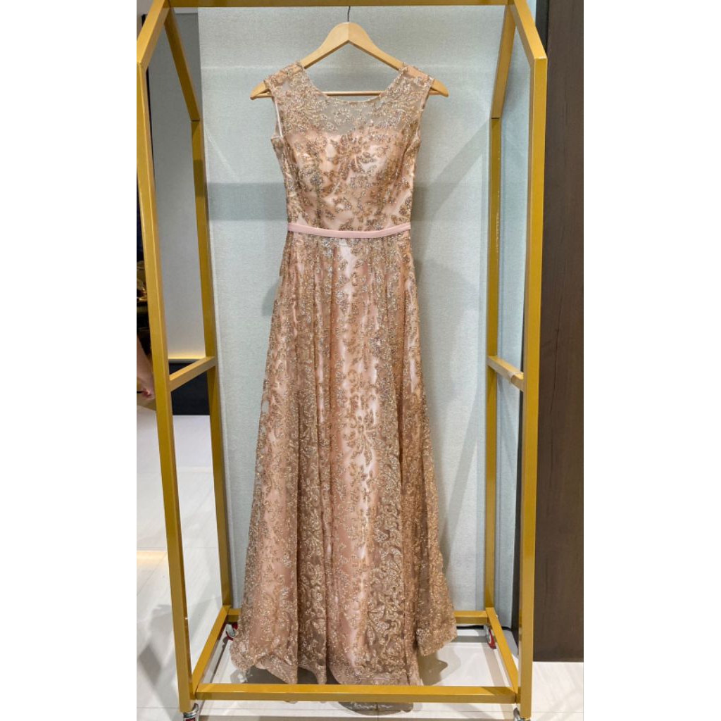 Caroline Kosasih ~ Dress gold