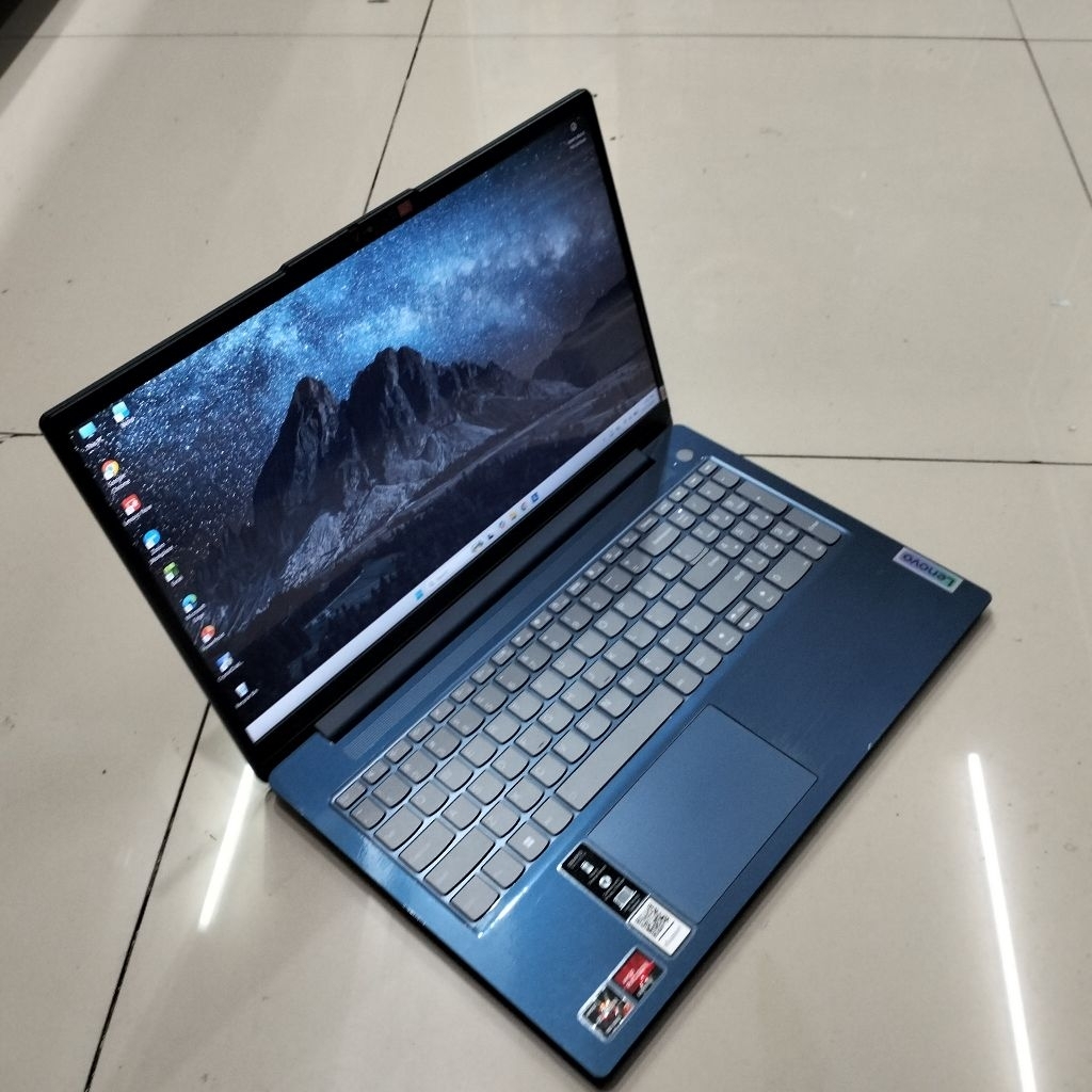Lenovo Ideapad slim 3 Ryzen 7-7730U 16/512Gb Touchsren Garansi resmi Lenovo