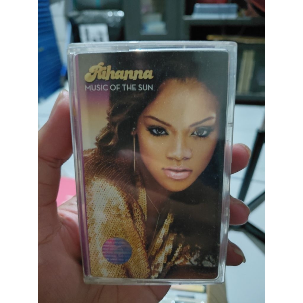Kaset Original Rihanna - Music of the sun