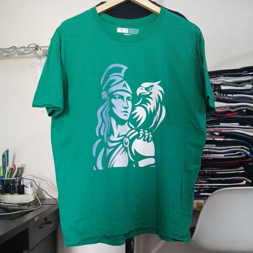 Kaos katun tebal warna hijau pekat seperti baru kerah kencang  built up tanpa jahitan samping MICHIK