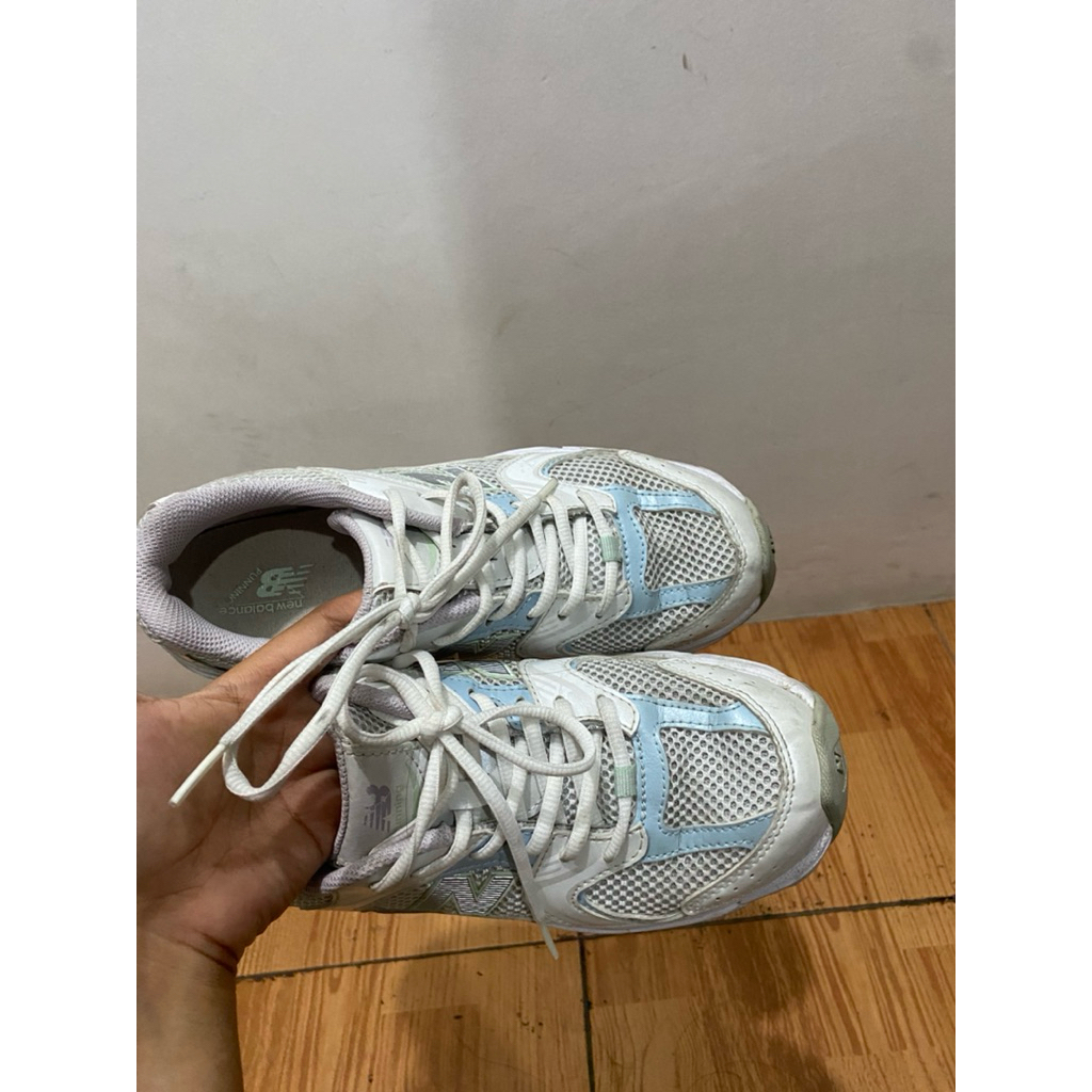 sepatu NB 530
