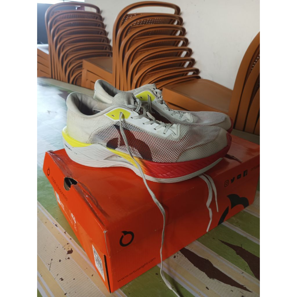 Sepatu Running Ortuseight Solar 1.1 White Sunrise Carbon Plate Second