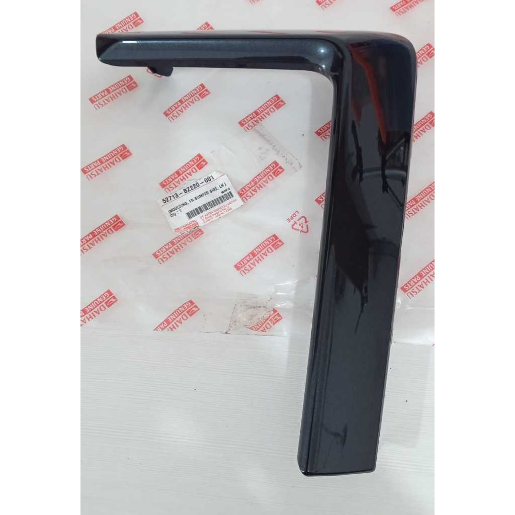 Moulding Bumper Depan Kiri Body Ayla 1.2 Tahun 2020 / D52713-BZ220-001