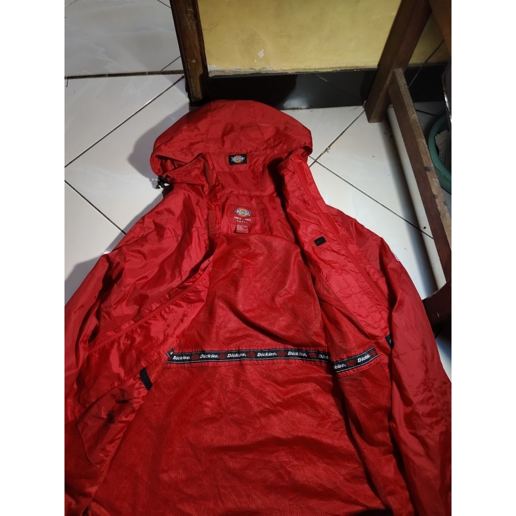 jacket dickies merah