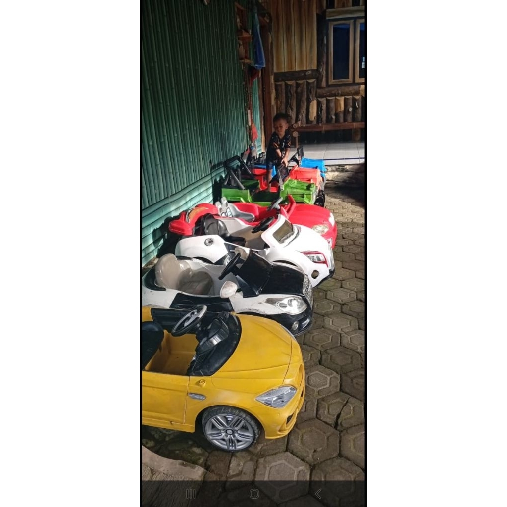 Mobil Aki Mainan Kosongan atau Isi Seken