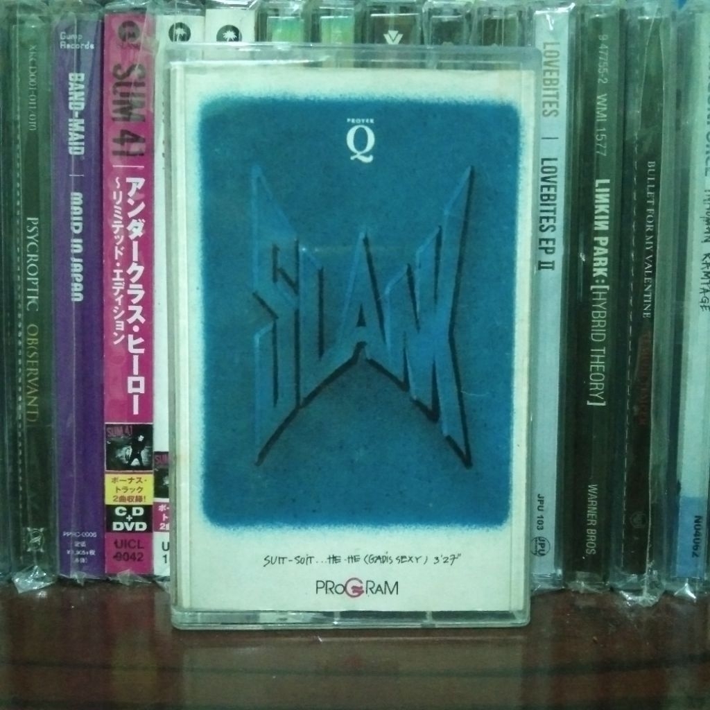 Kaset pita slank suit suit hehe (gadis sexy)