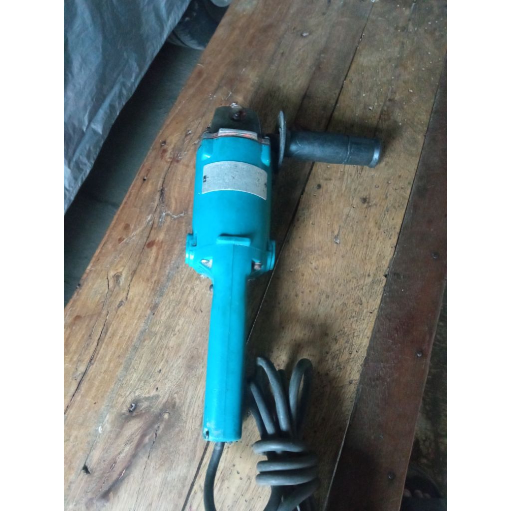 gerinda makita 5inch kondisi second normal siap pakai kerja