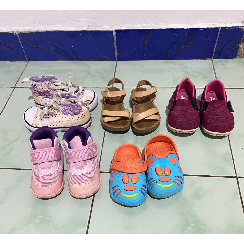 sepatu branded anak perempuan preloved