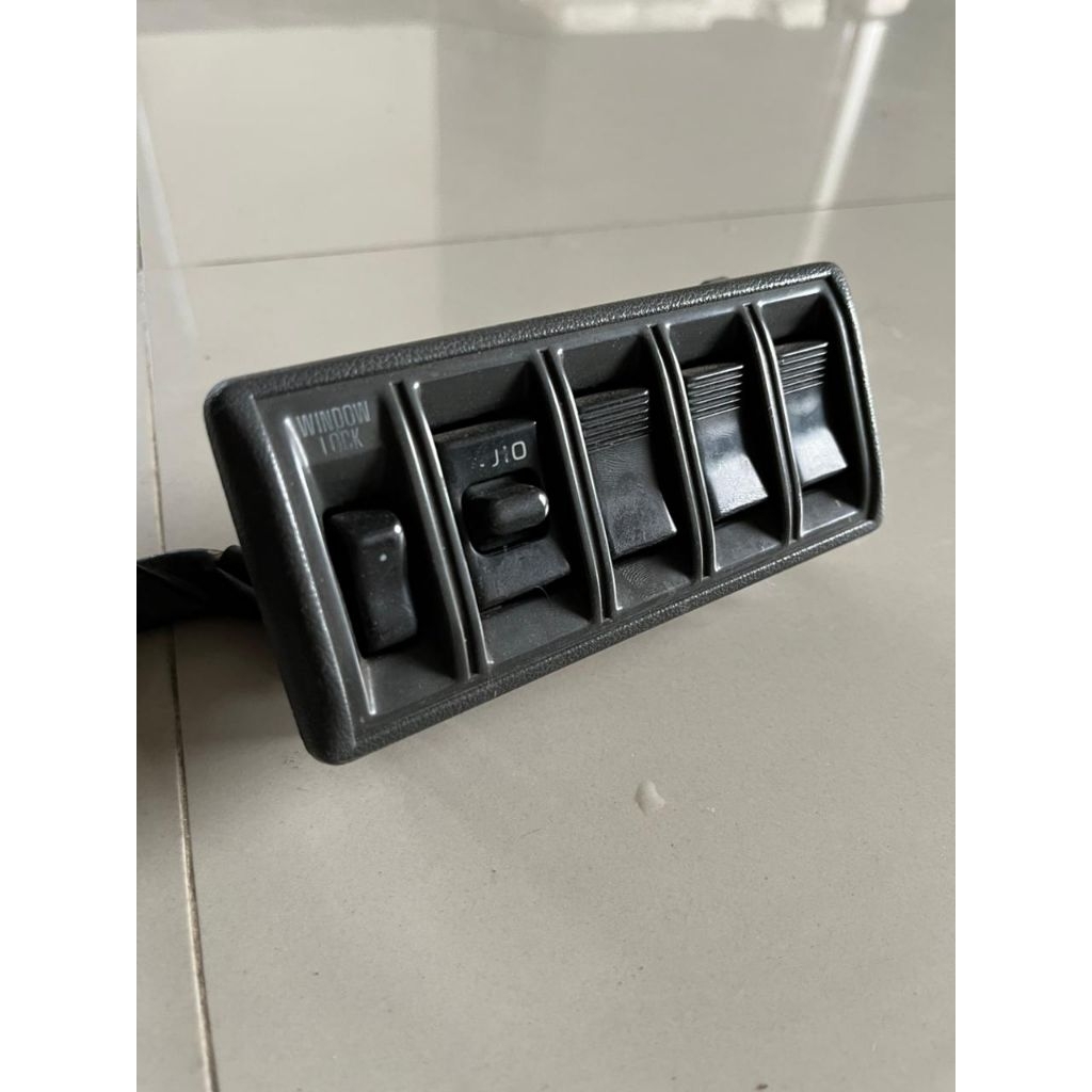 Switch Power Window Corolla Liftback dan Twincam th 1987-1989
