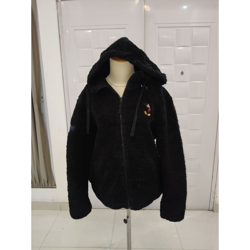 Jacket Hitam Bulu Sherpa Hoodie Disney