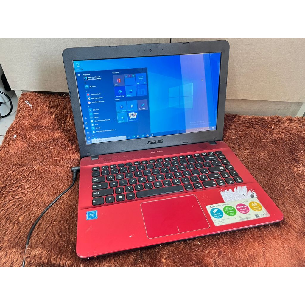 Laptop asus x441n merah   Windows 10 pro 64bit Intel celeron n3350 1.1Ghz Intel hd graphics 500 2gb 