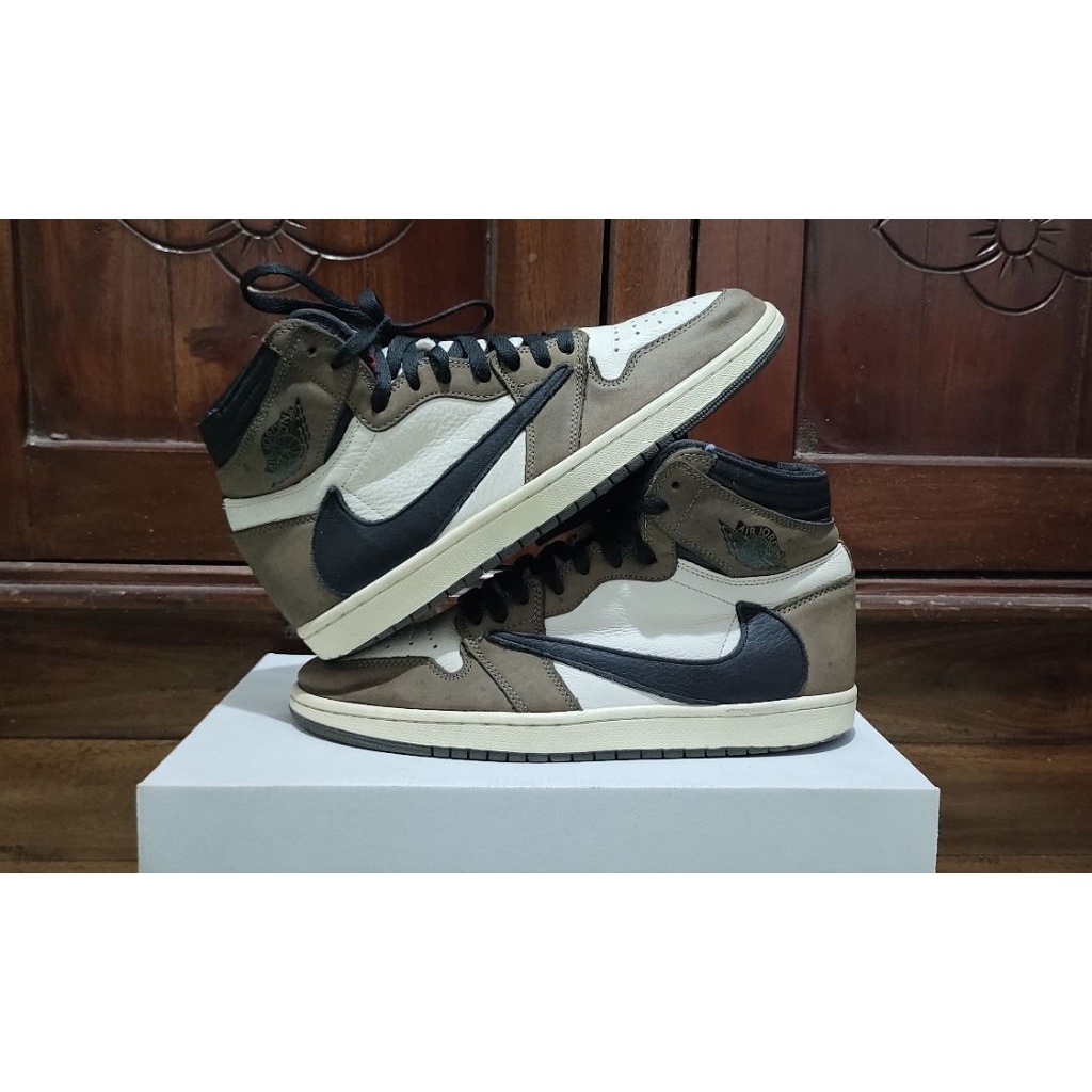 Nike AJ1 High Travis Scott Mocha