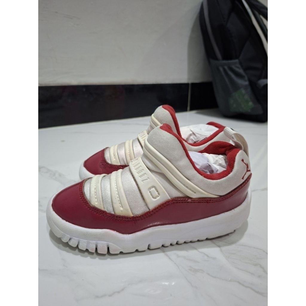 Sepatu Preloved Air Jordan 11 Size 26