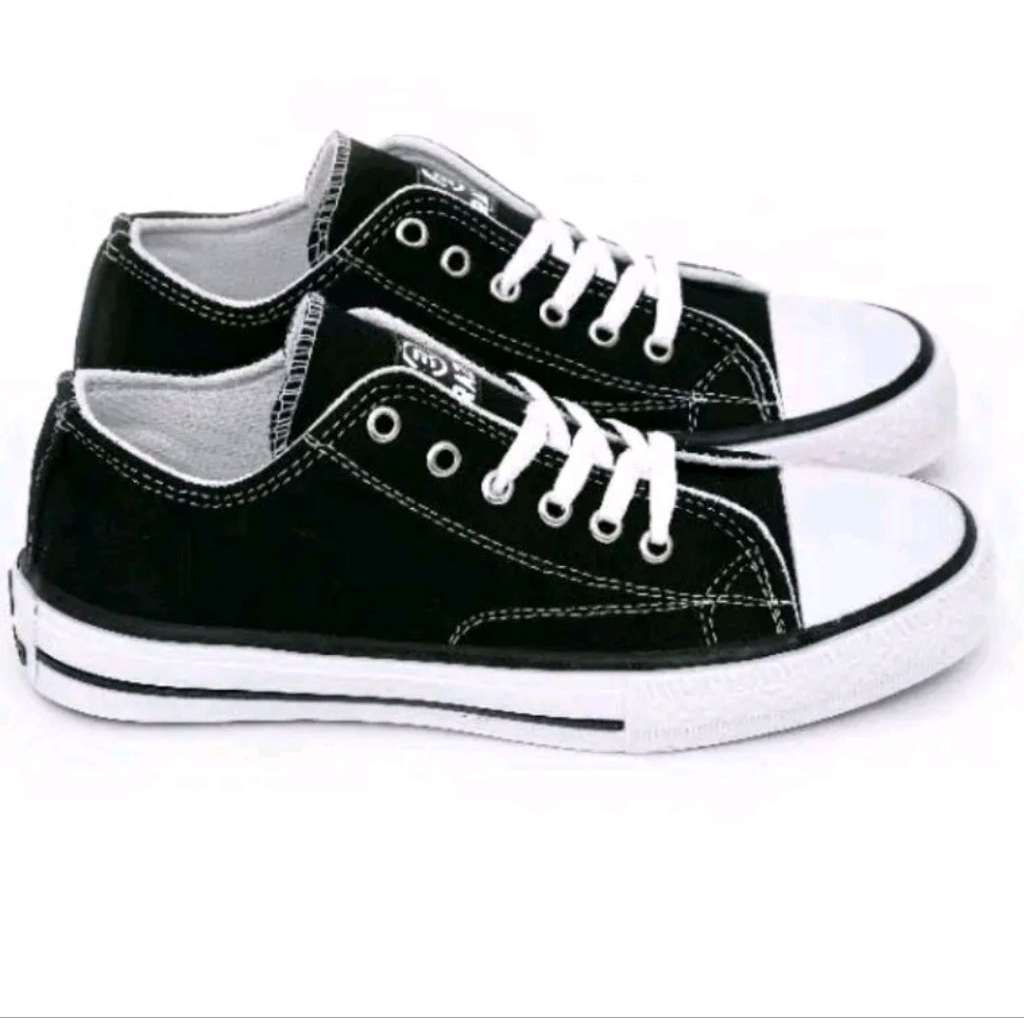 Sepatu Sekolah Cowok Cewek Tinggi Pendek Sepatu Sneaker Shoes Hitam Putih Gaya Simpel