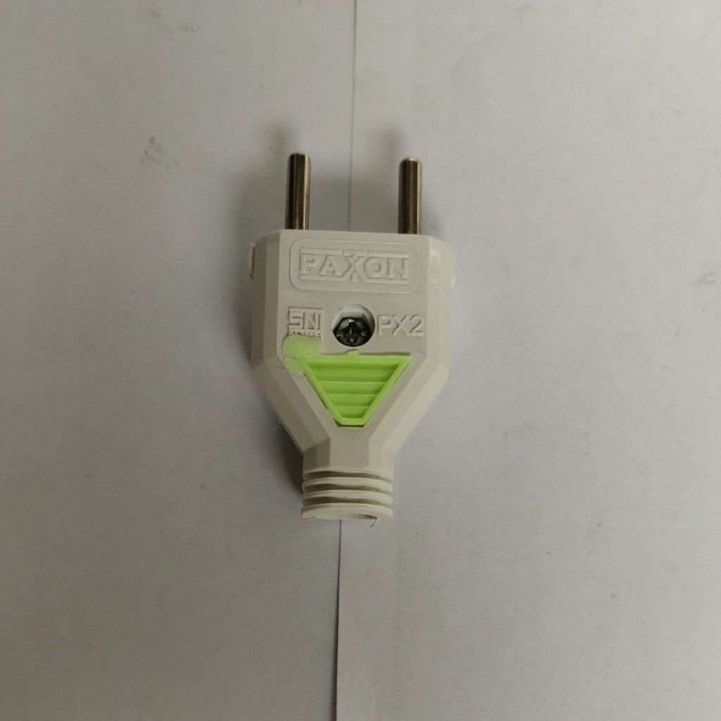 steker colokan gepeng paxton putih hijau SNI