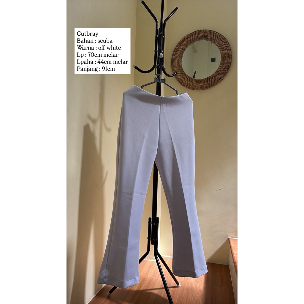 celana cutbray putih bahan scuba PRELOVED