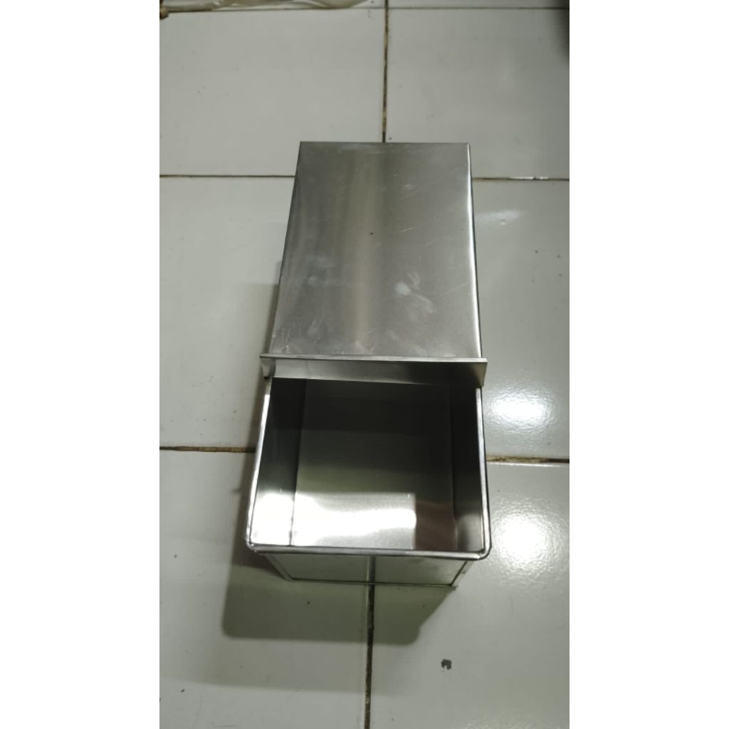 loyang roti tawar bread tutup UK 24x12x12 cm tebal