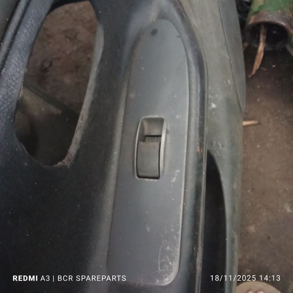 Tombol power window Toyota great Corolla