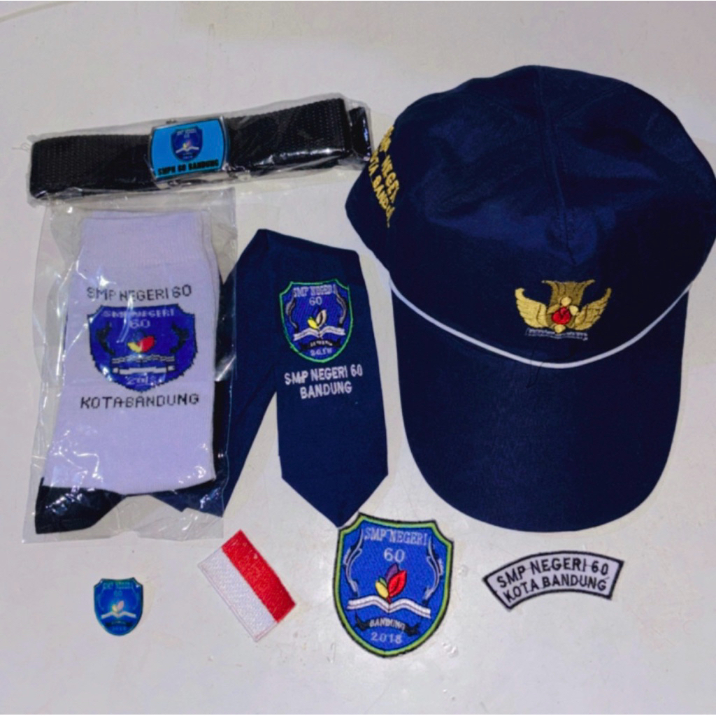 Aksesoris/atribut Perlengkapan Seragam Sekolah SMP