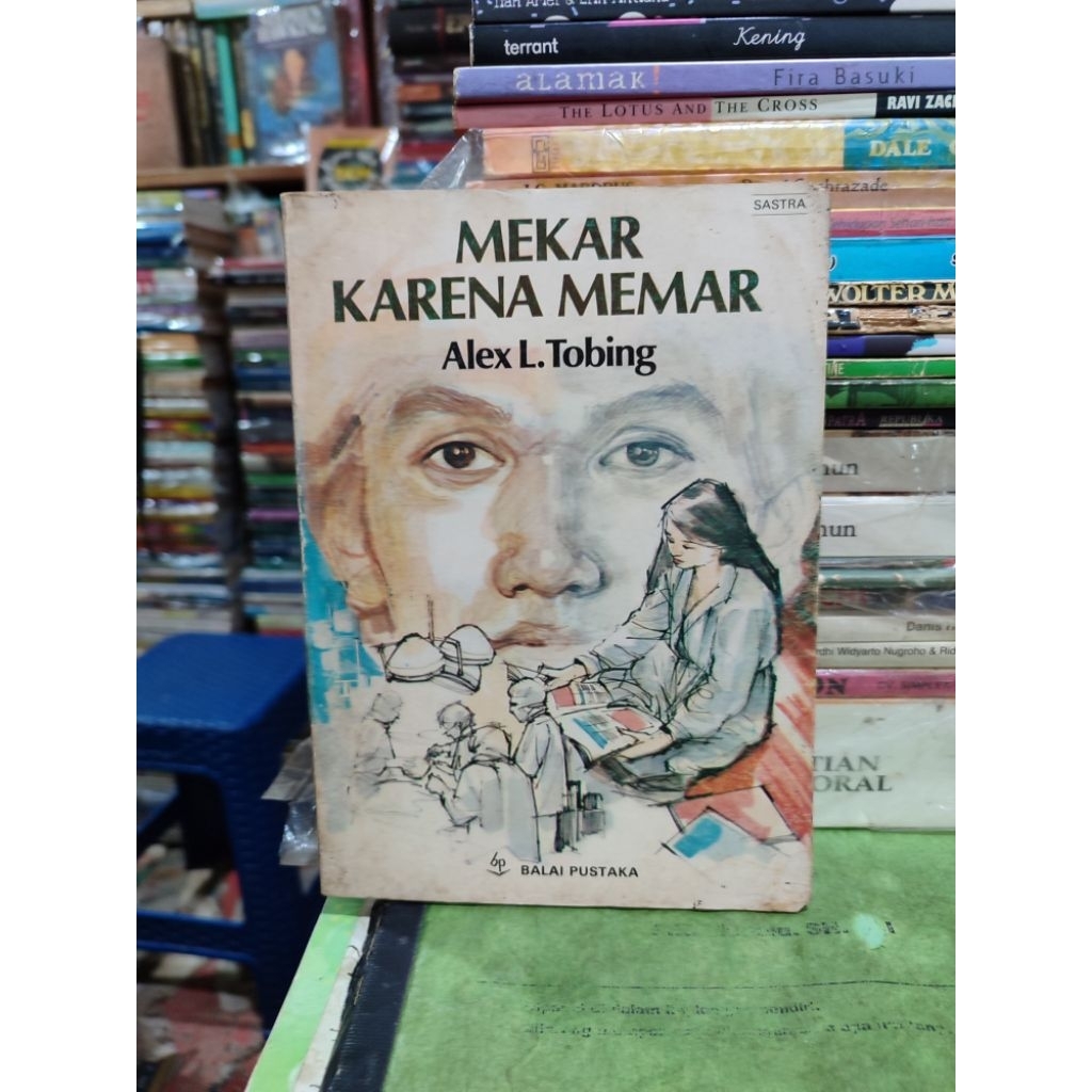 Mekar karena memar. novel sastra bekas oleh Alex