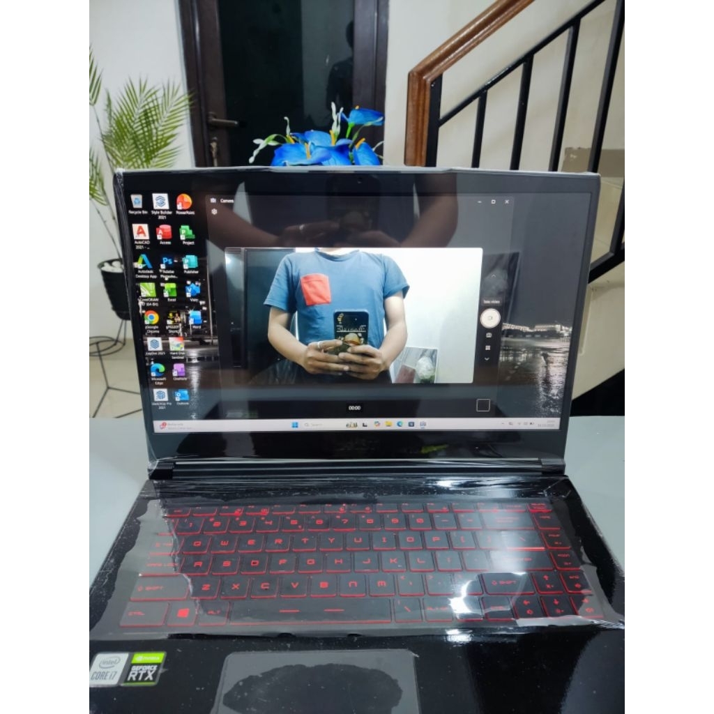 Laptop Render Gaming MSI Core i7 Ram 16/1Tera Ssd Dual Vga Nvidia Rtx 3050 Siap Pakai COD