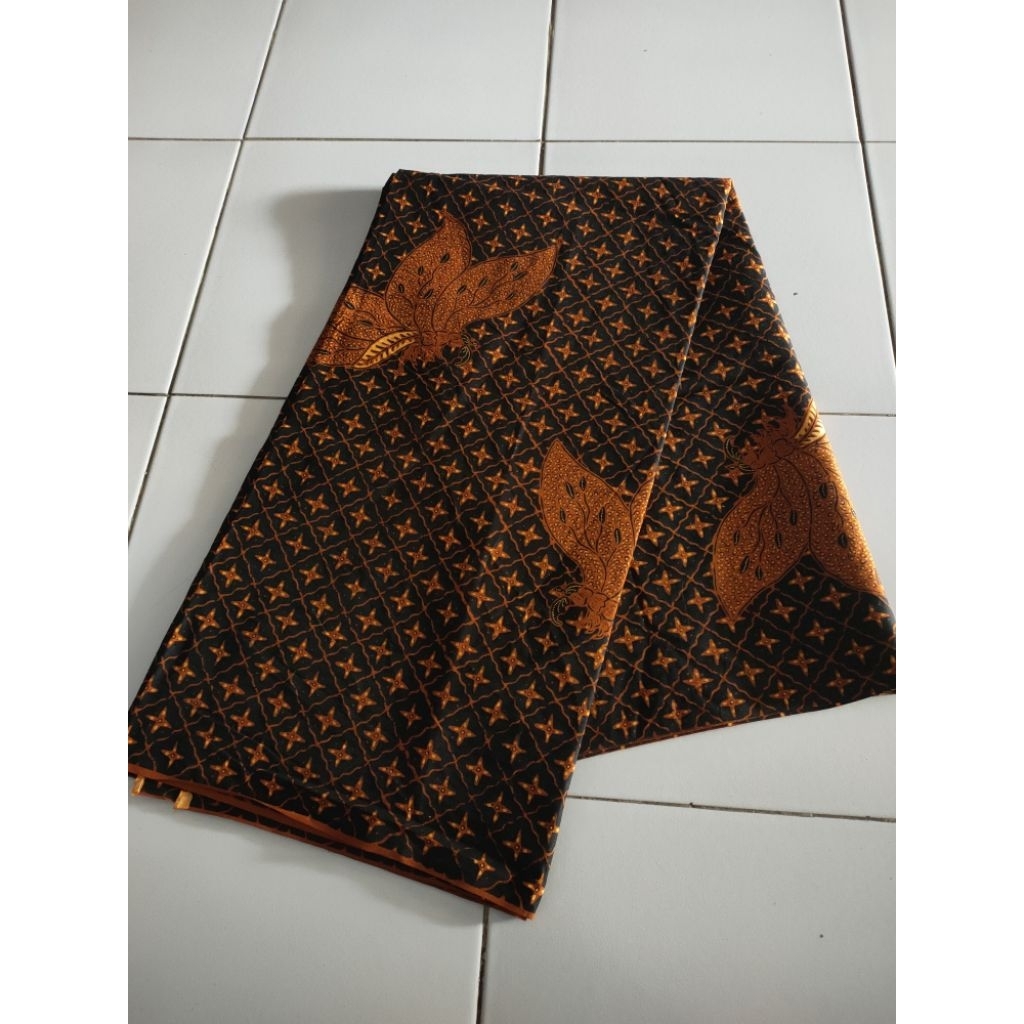 jarik batik kupu bintang sogan solo