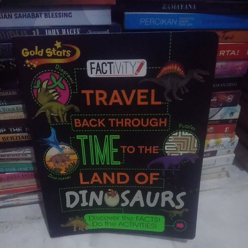 buku anak Gold Stars Factivity Travel Back Through Time To The Land of Dinosaurs