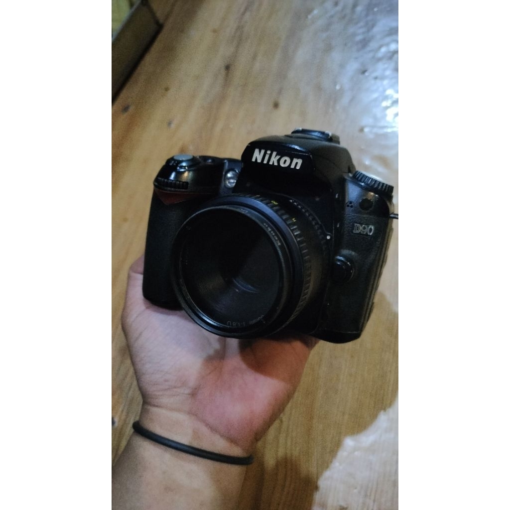 Nikon D90 body only