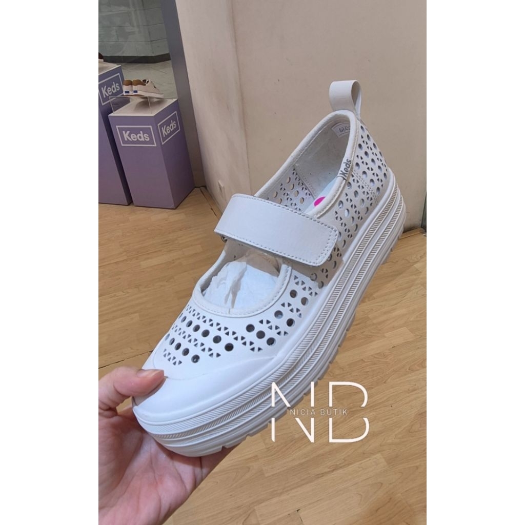Sepatu keds mary jane perf leather sale