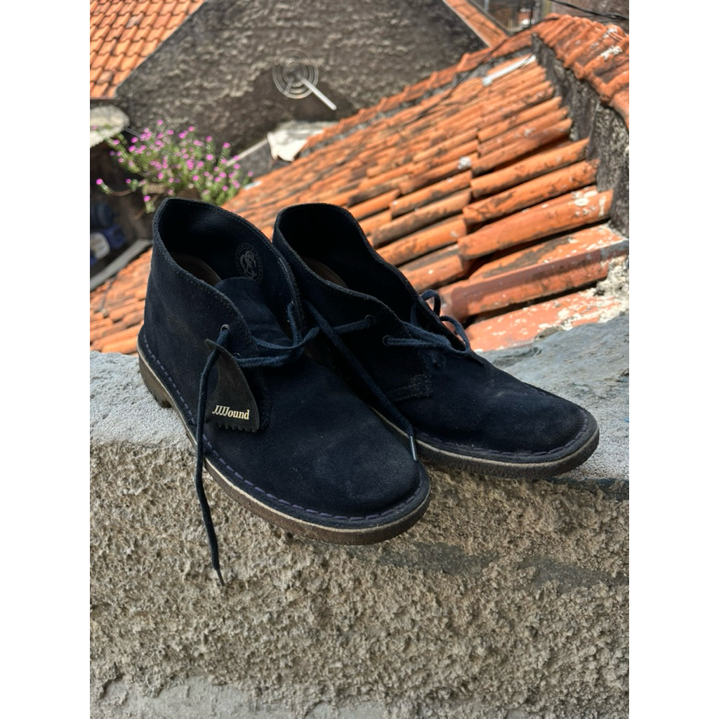 Clarks desert boot black suede