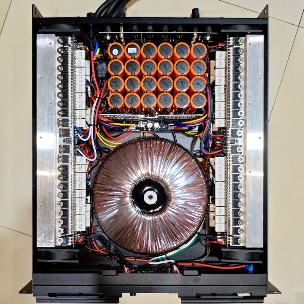 Box Power amplifier 2U 2200w x 4 chanel Komplit aksesoris copotan power Build Up 4 canel Pabrikan