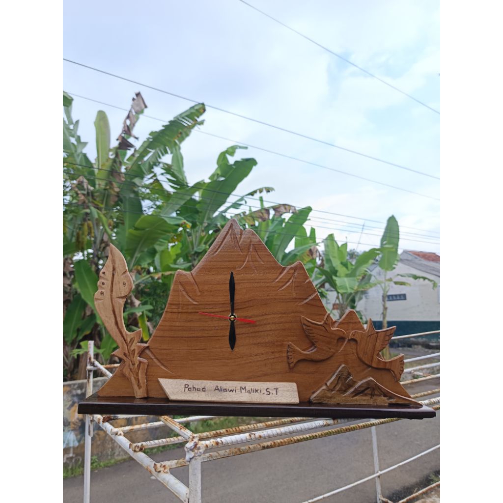 Jam costume supreme | jam gunung | jam meja estetik