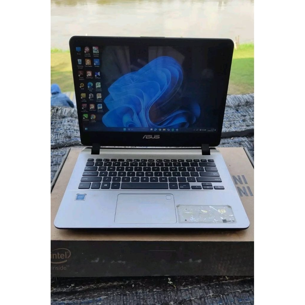 Laptop Asus A407m celeron N4000 Ram 4/128 Second normal