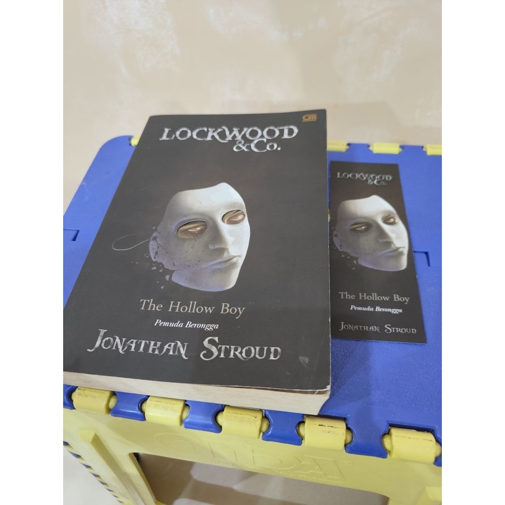Novel Ori Original Lockwood & Co 2 3 jonathan stroud whispering skull creeping shadow hollow boy pem