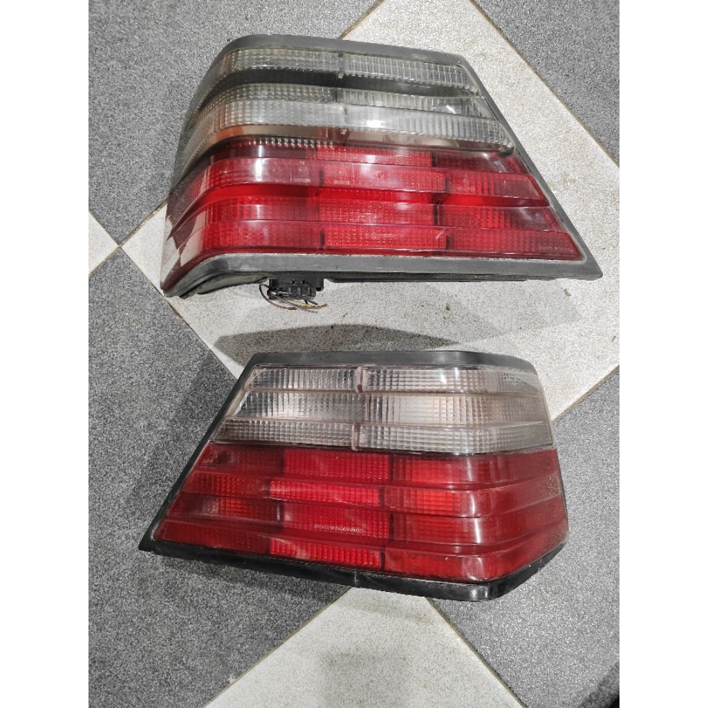 stop lamp lampu belakang mercedes E-class benz W124   ori