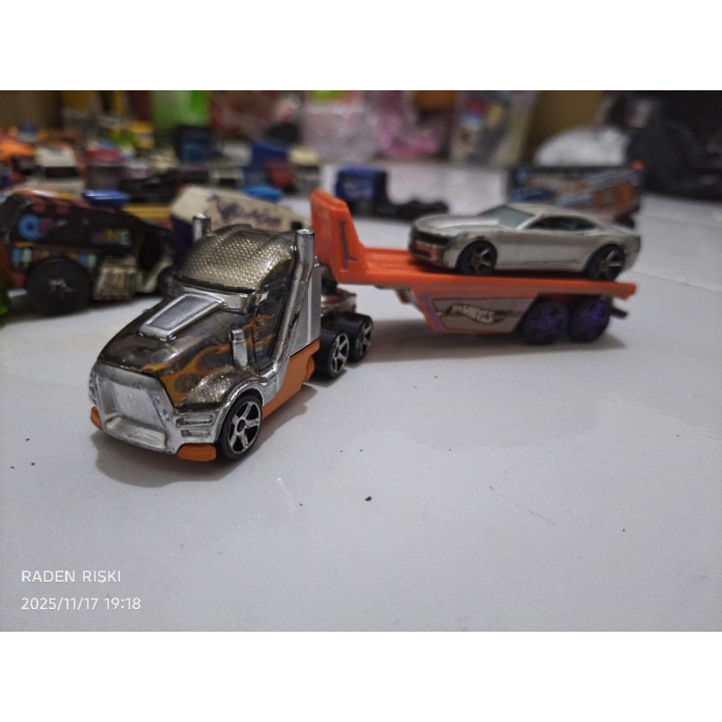 hotwheels truck trailer head