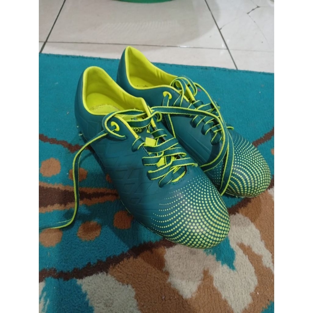 sepatu bola anak sepatu bola preloved