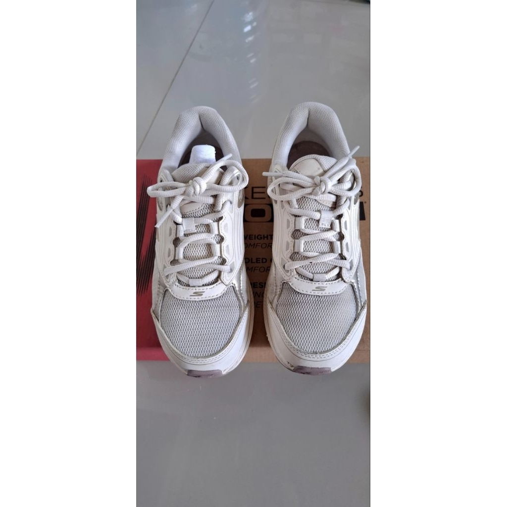 preloved skecher go run consistent 2