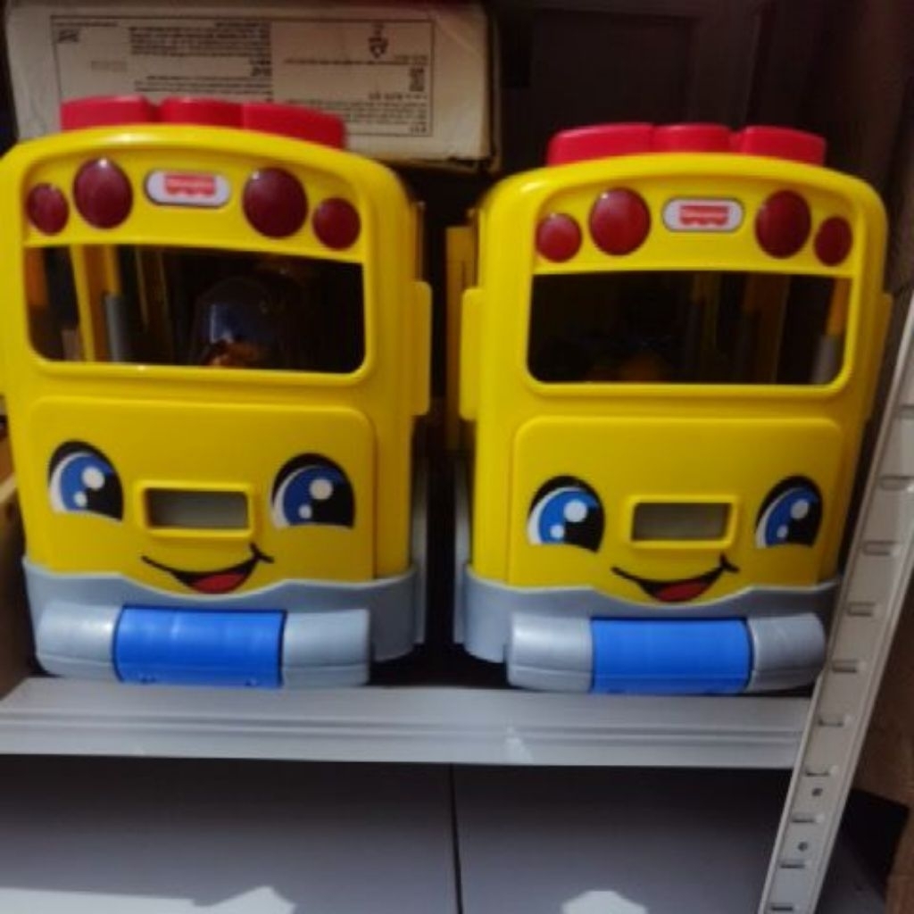 fisher Price little people adm menyusul