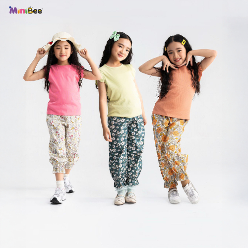 MiniBee - Setelan Anak | 2in1 Baju Peach Ruffle & Celana Motif Bunga – Gaya Korea Casual