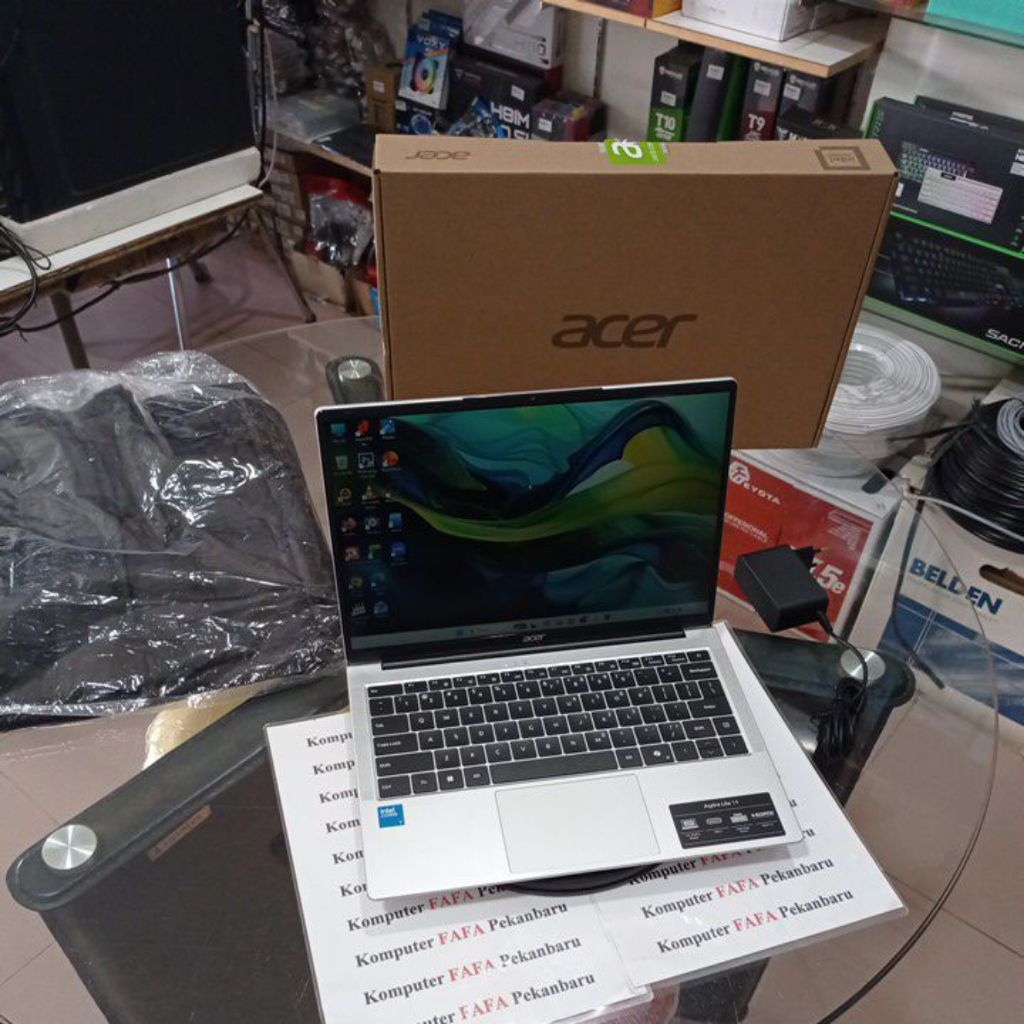 Acer Lite AL14 Core 3 N355 Ram 8gb SSD 512gb 14"