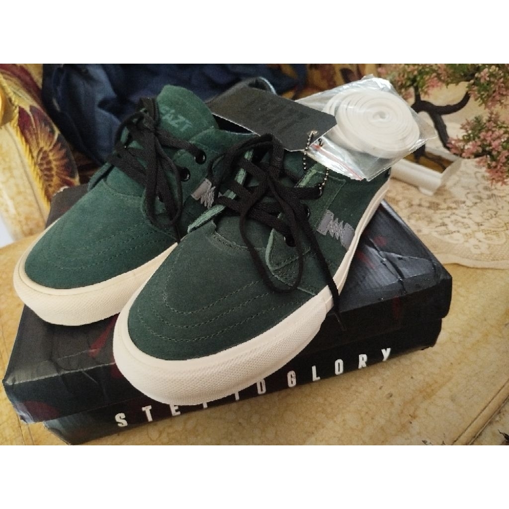 sepatu BEAZT ID luxo darkgreen suede original